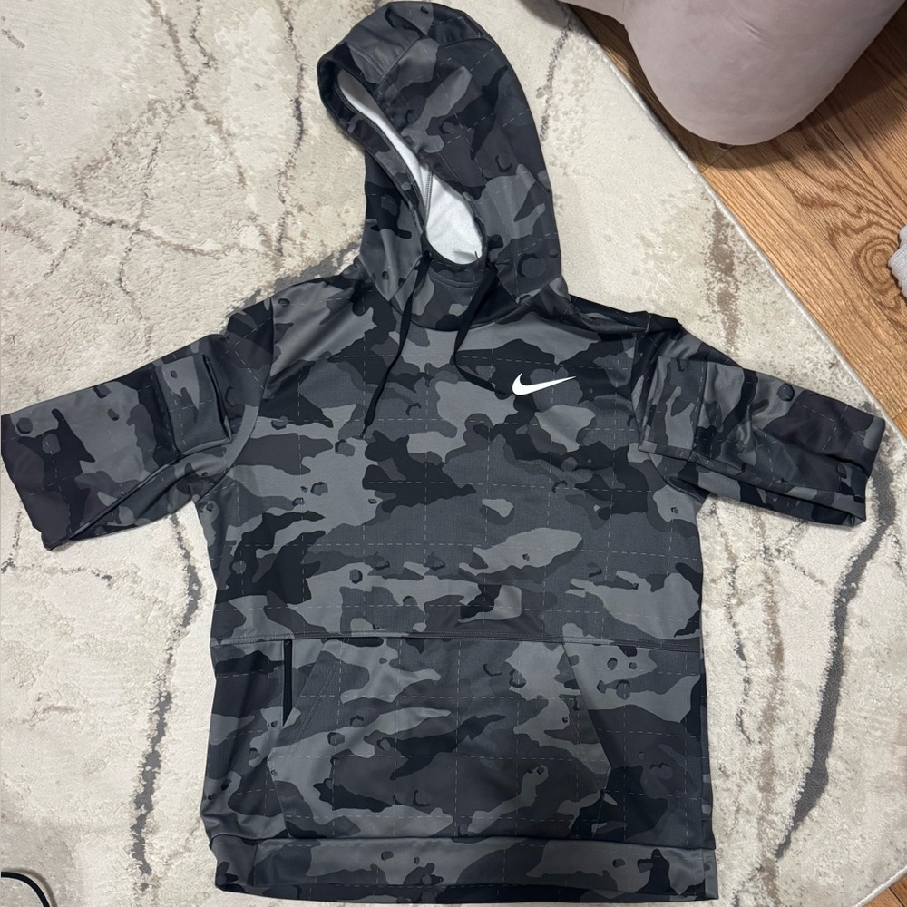 Nike Men's Black and Gray Camo Hoodie